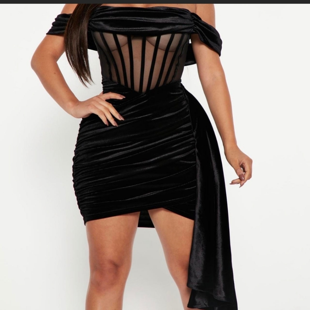 Fashion Nova Black Velvet Midi Dress